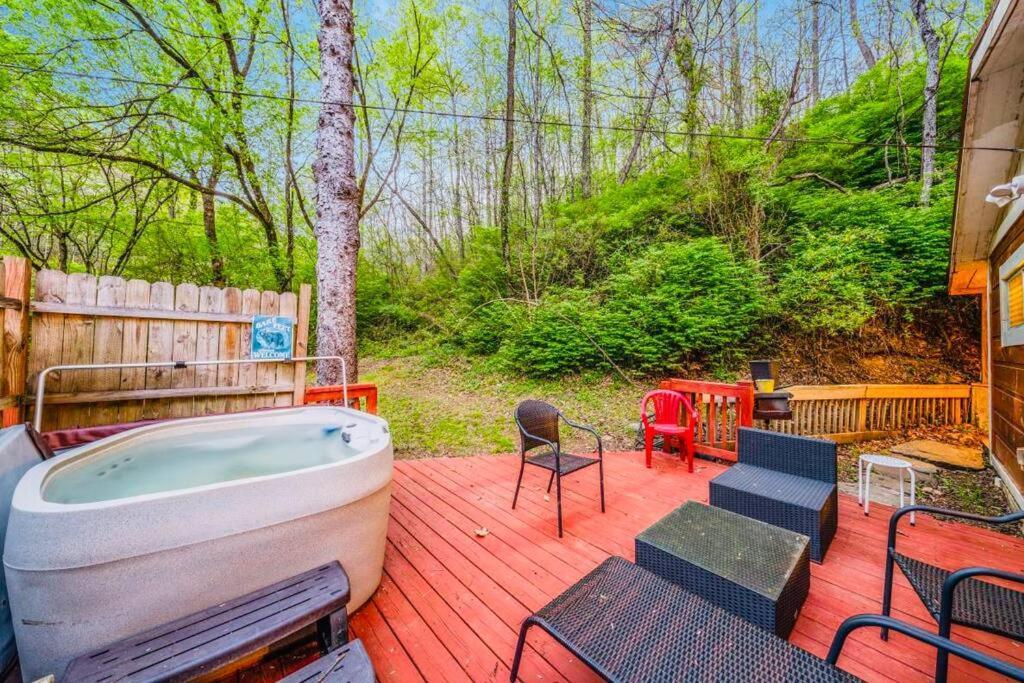 Cozy Cub Mountain Escape Villa Gatlinburg Exteriör bild
